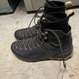 Huckberry x Naglev hiker